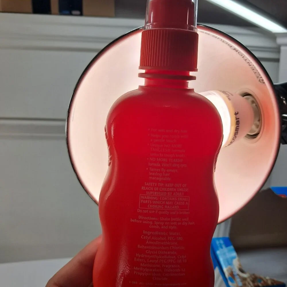 Johnson's Kids NO MORE TANGLES Spray‎ STRAWBERRY SENSATION 10oz kids hair READ